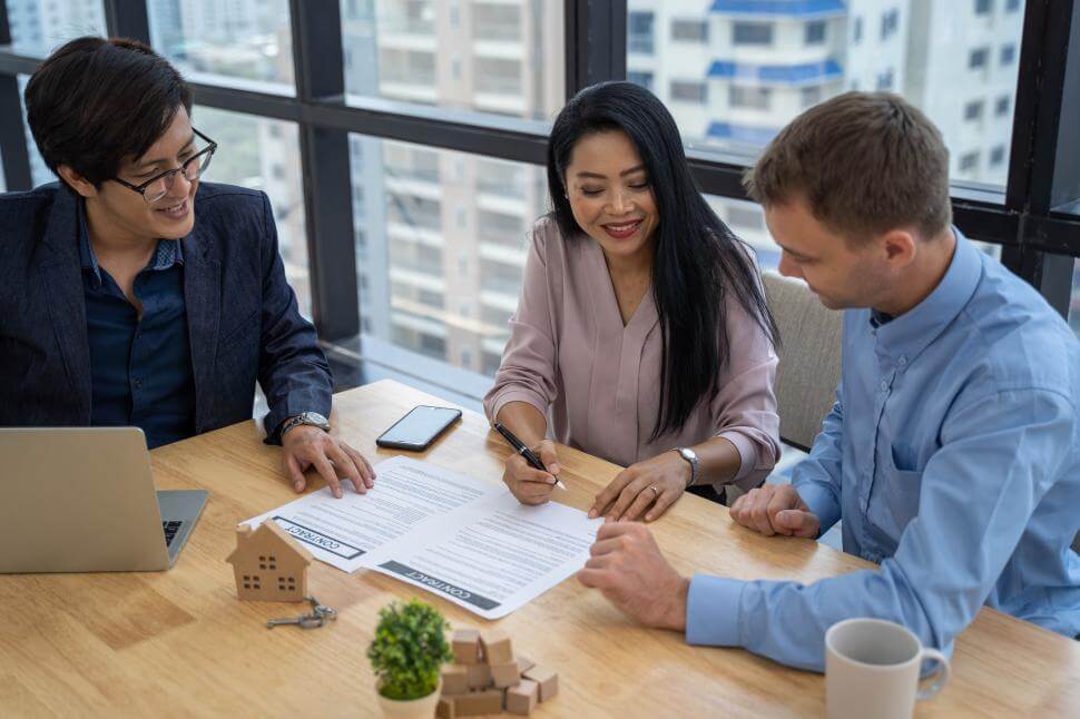 What changes can a developer make in an off the plan contract?